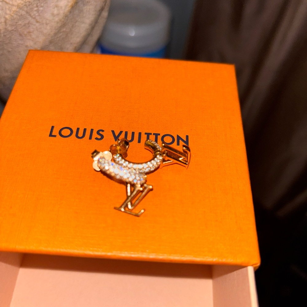 Louis Vuitton Elegant Gold and White Brooch